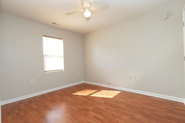 Building Photo - 18007 Lynn Ln