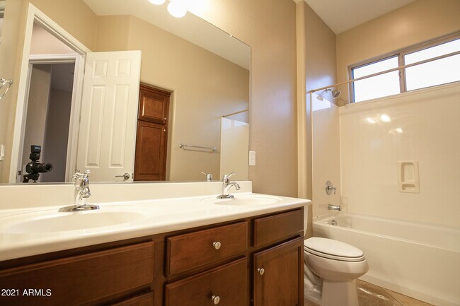 Building Photo - 5528 W Alyssa Ln