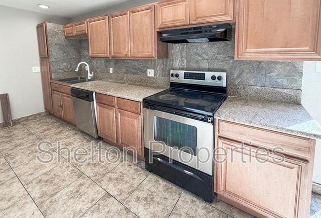 Building Photo - 6301 W Earll Dr