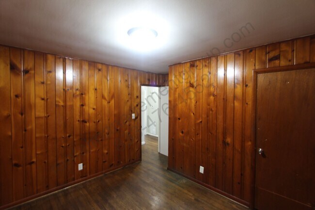 Building Photo - New On The Market!  Better Hurry To See Th...