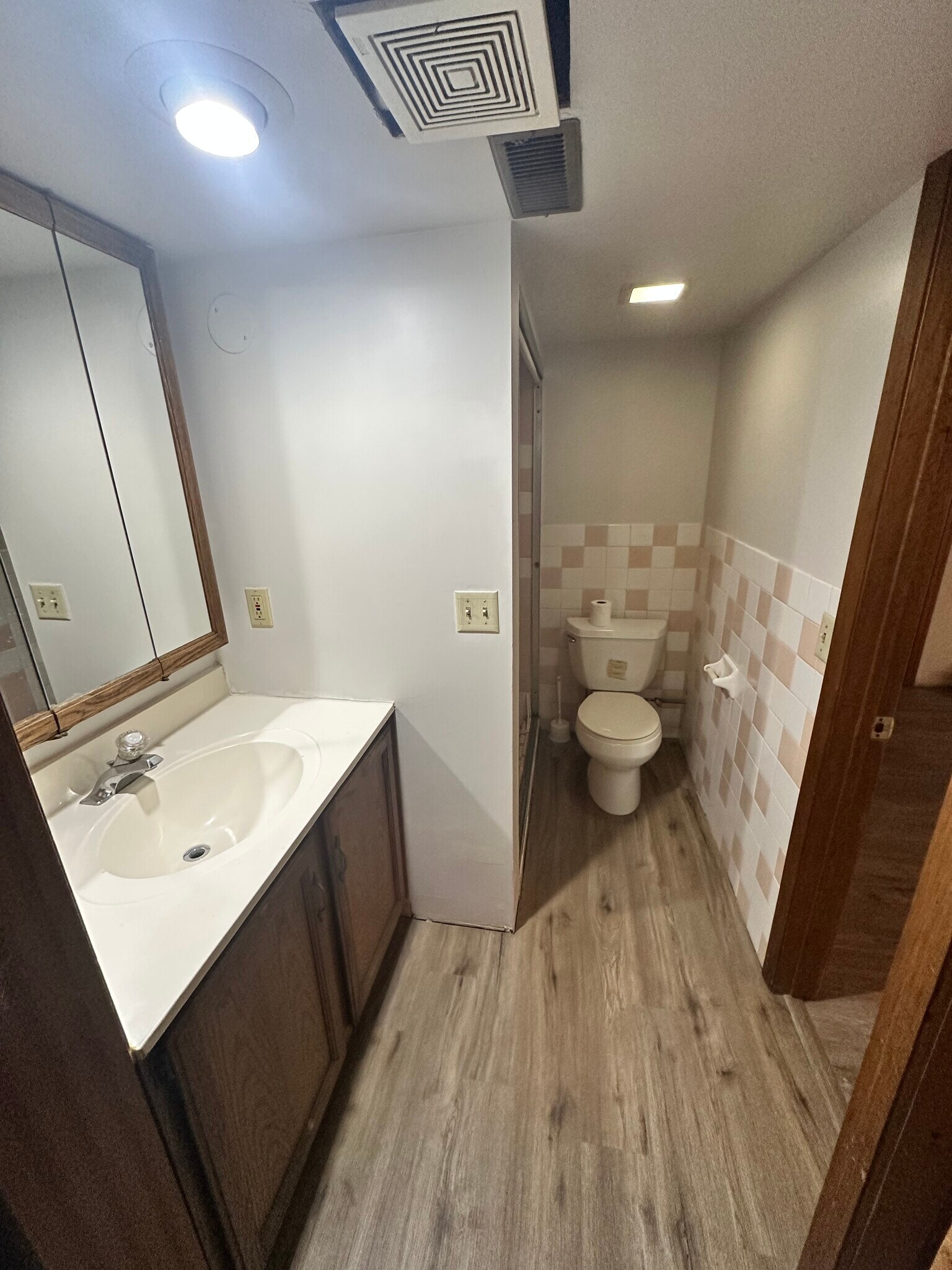 Building Photo - 1302 Kingston Ave