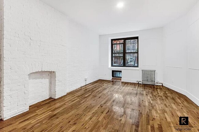 Building Photo - 533 W 149th St