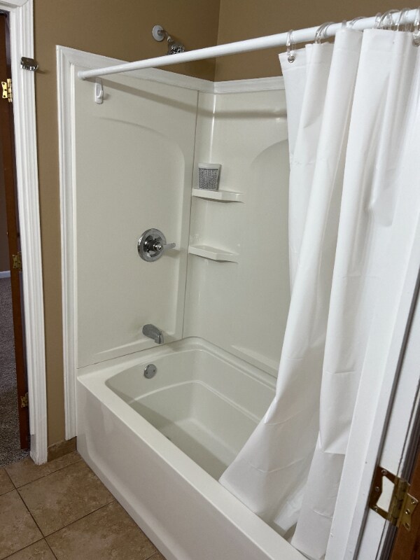 Building Photo - 420 Decker St