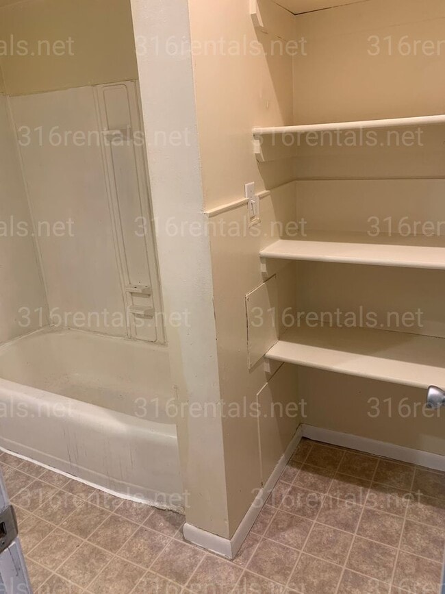 Building Photo - 830 N Pershing Ave