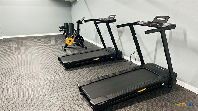 Building Photo - 103 E Central Ave