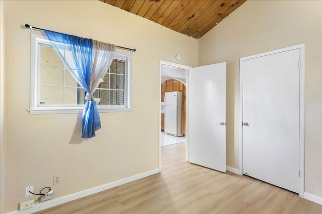 Building Photo - 1154 Otis Dr