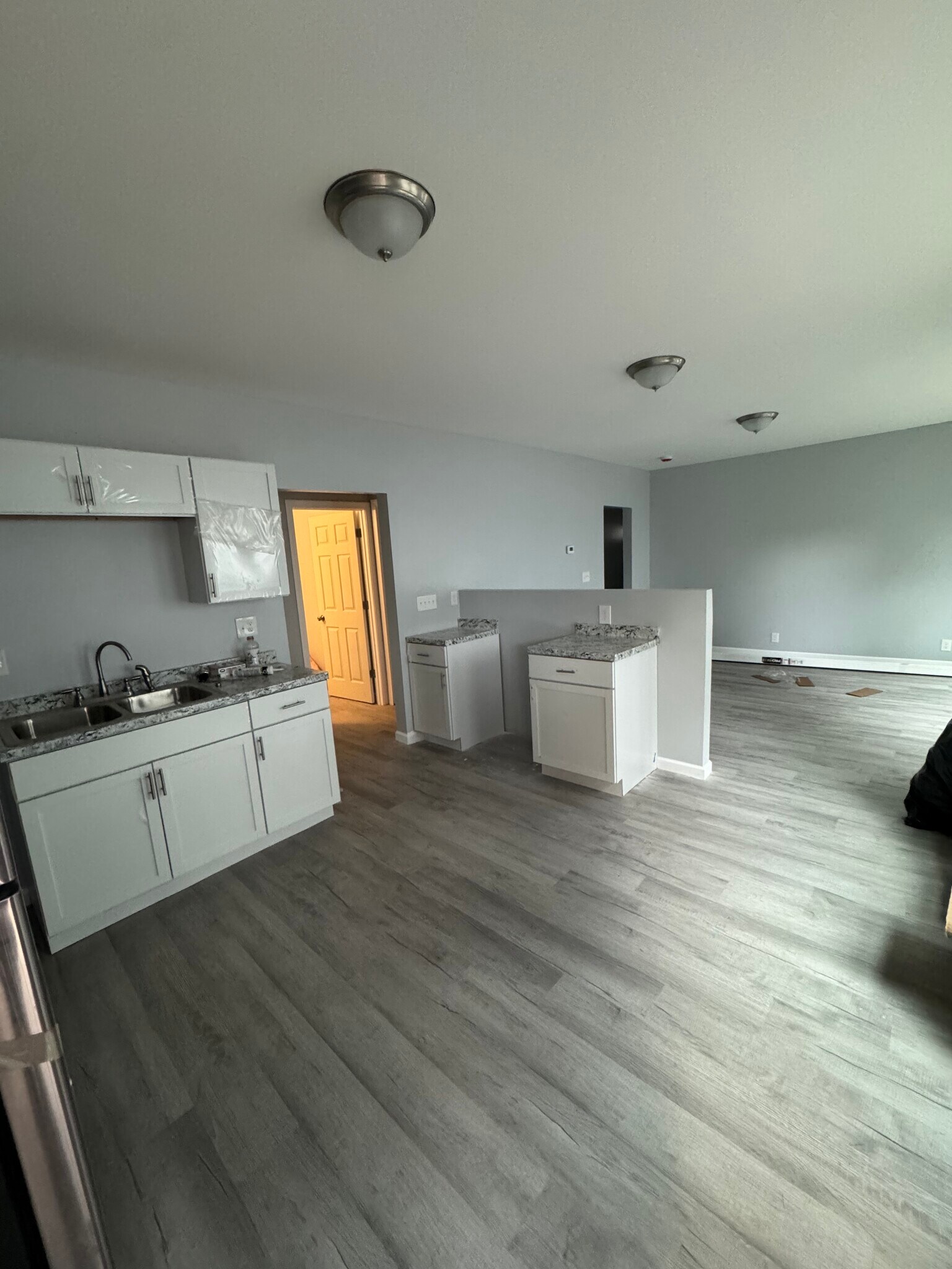 Building Photo - 240 College St