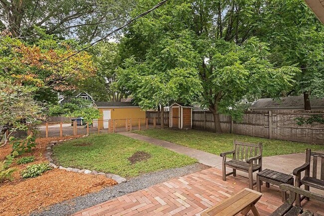 Building Photo - 5638 Wentworth Ave