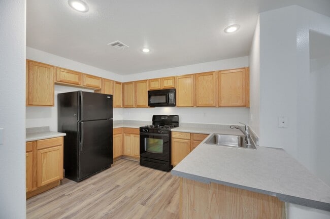 Building Photo - Rehabbed 3 Bedroom Rhodes Ranch Beauty!