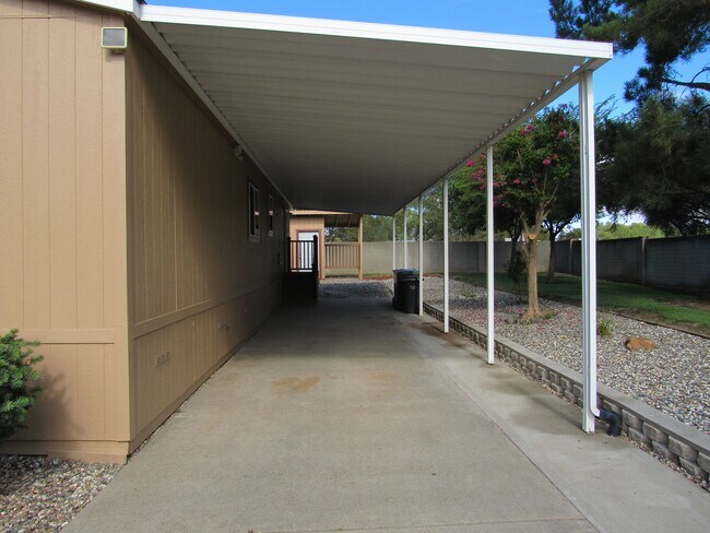 Building Photo - 14750 Cardoza Ct