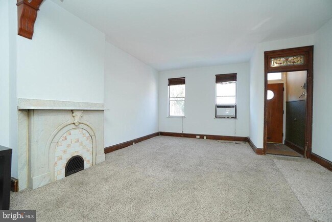 Building Photo - 1527 S 10th St