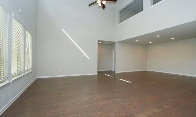 Building Photo - 14120 Sand Ridge Ct