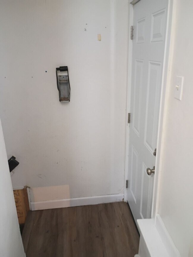 Building Photo - 2815-2815 1/2 S Pershing Dr