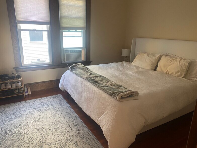 Master Bedroom - 616 Whalley Ave