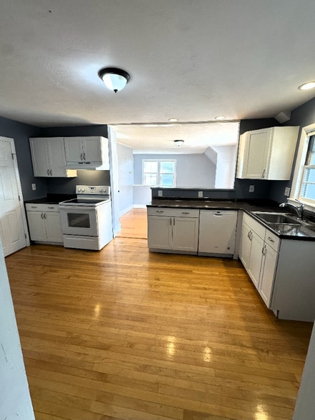 Building Photo - 23 Airlie St