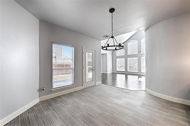 Building Photo - 1624 Summerfield Dr