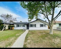 Building Photo - REMODELED 3 bed 2 bath in SW