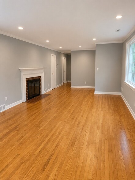 Building Photo - 1700 Ranch Dr