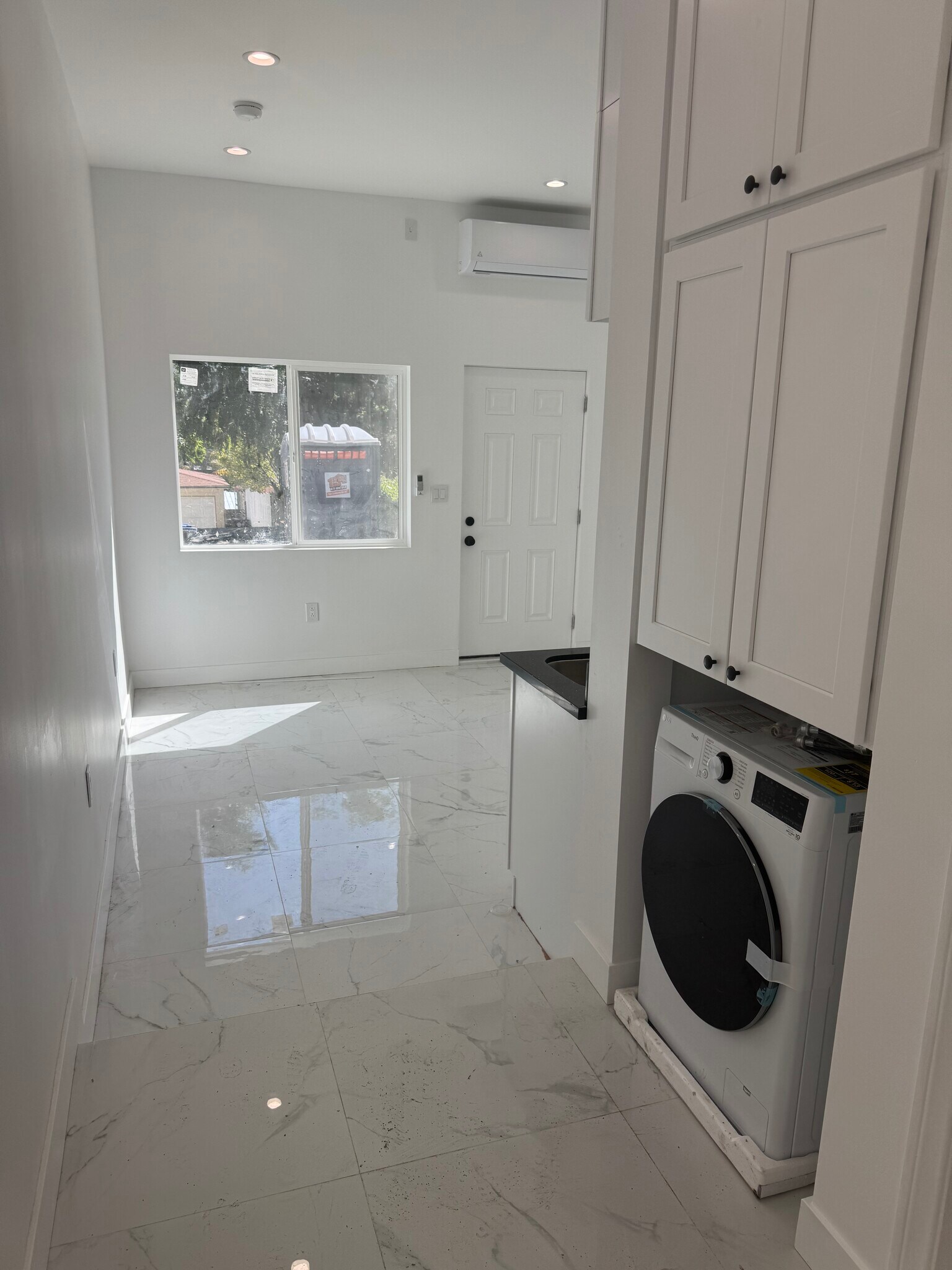 Building Photo - 4525 Dunsmore Ave