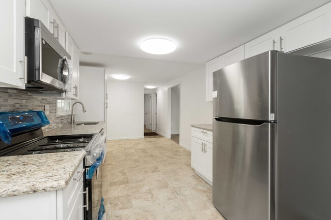 Building Photo - 60 Ellison Rd