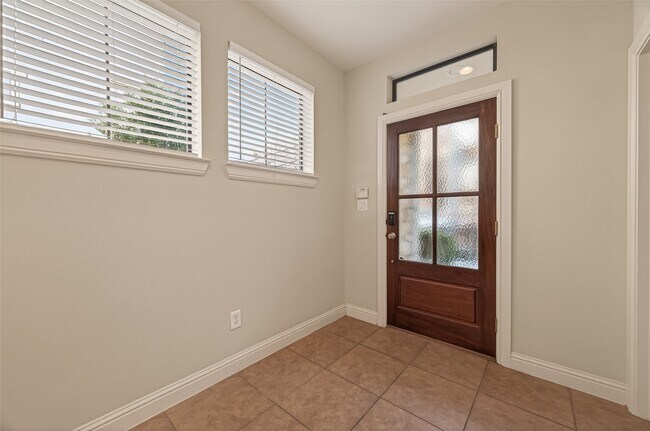 Building Photo - 5211 Eigel St