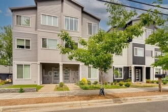 Building Photo - 17854 SW Rudolph Ln