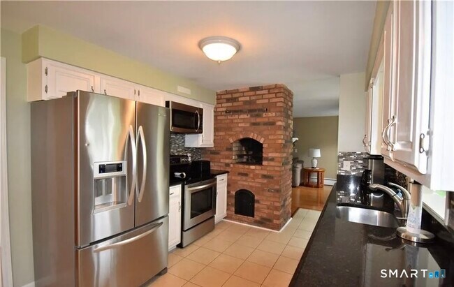 Building Photo - 25 Shelter Rock Rd