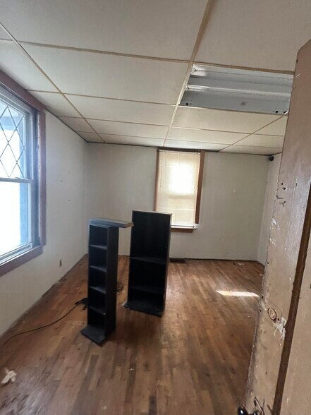 Building Photo - 47 W Penning Ave