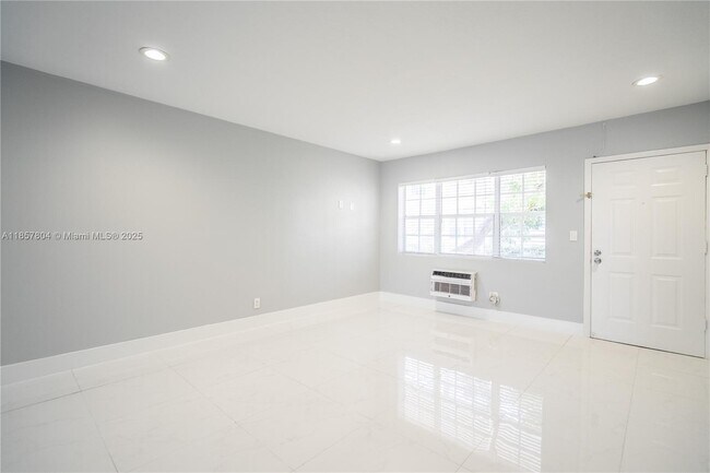 Building Photo - 320 84th St