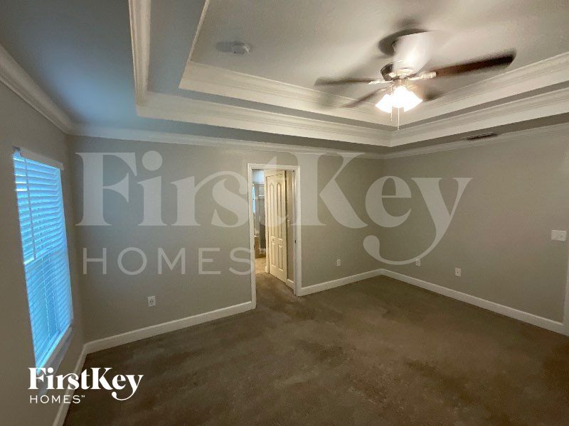 Building Photo - 2645 Sunset Cir