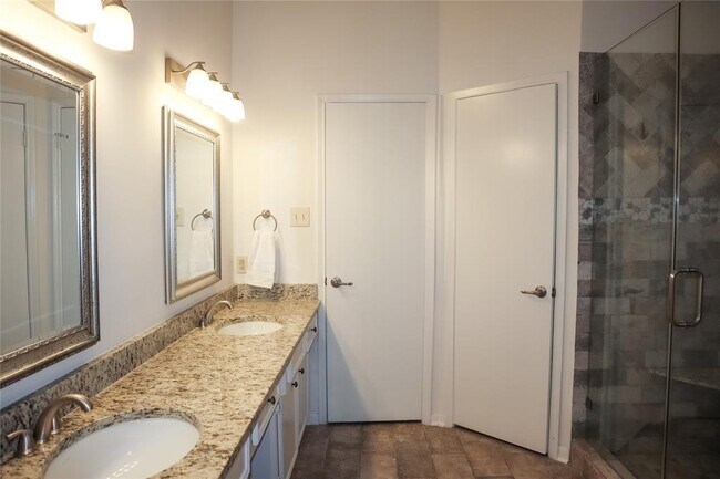 Building Photo - 915 Valley Ranch Dr