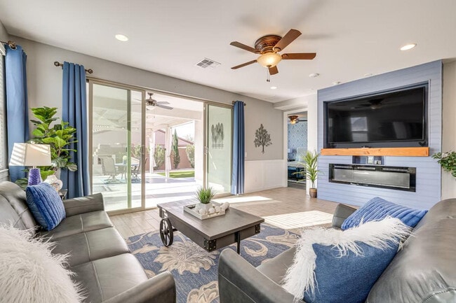 Building Photo - 417 E Emerald Dr