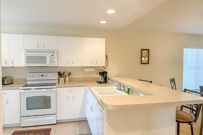 Building Photo - 8050 Memory Ln