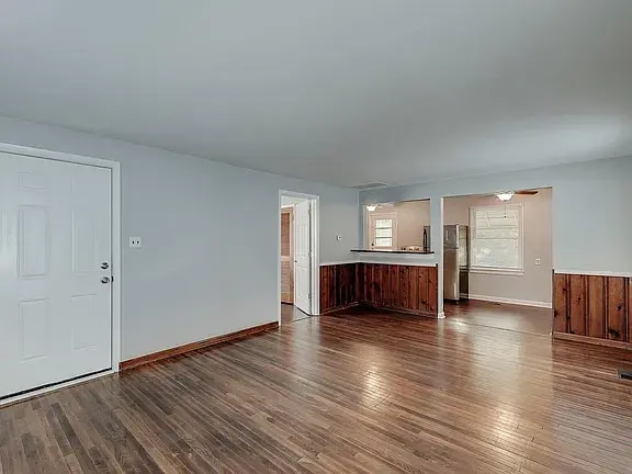 Building Photo - 4449 Kingsley Dr