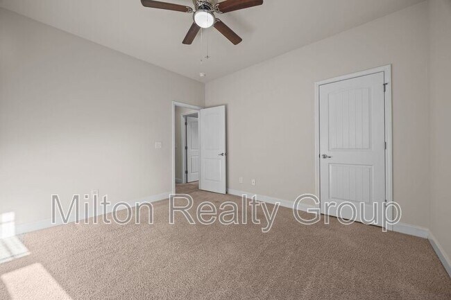 Building Photo - 75 Rolling Waters Ct