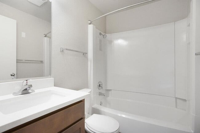 Building Photo - 7238 SW Garden Home Rd