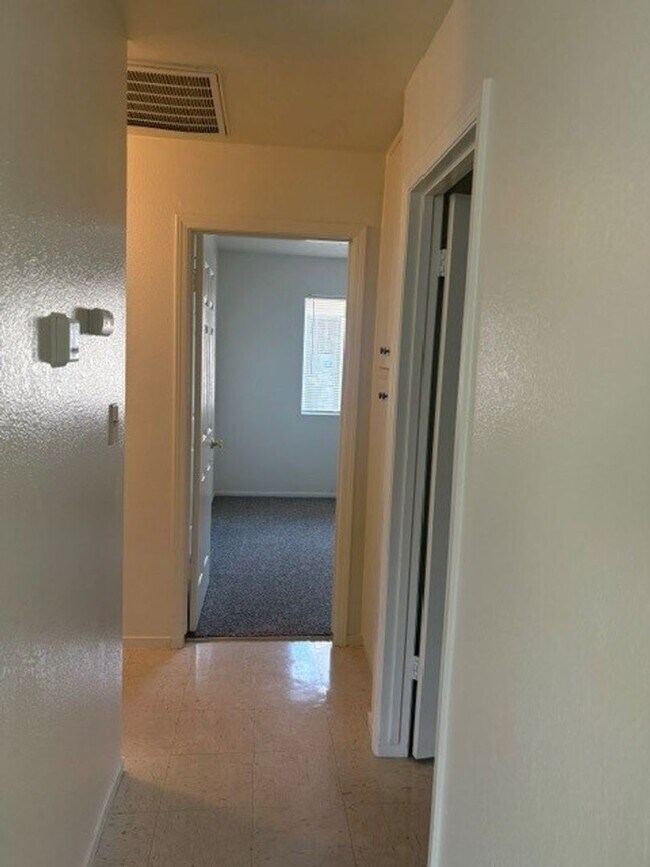 Building Photo - 1736 Inyo St