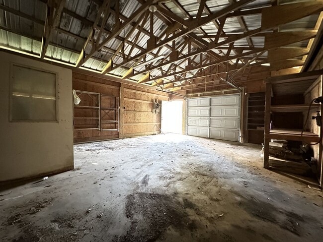 Building Photo - 496 Louisiana Ave. Clarksville, TN 37042
