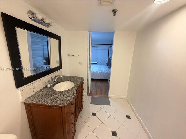 Building Photo - 896 N Federal Hwy