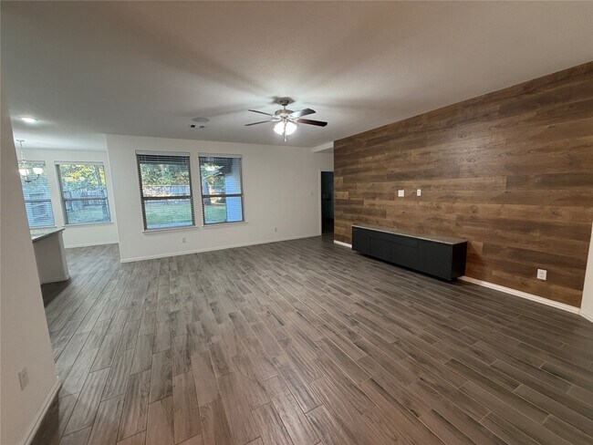 Building Photo - 210 Emory Birch