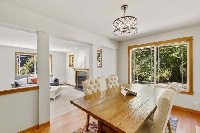 Building Photo - 16532 Lemolo Shore Dr NE