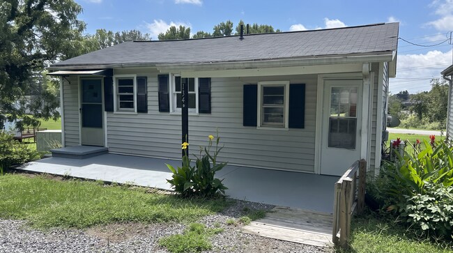 Building Photo - 134 Ideal Dr SE
