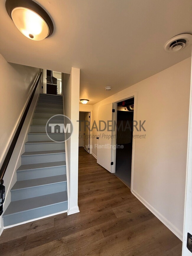 Building Photo - 54 N Front St