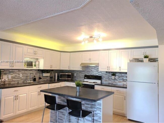 Building Photo - 2061 NW 47th Terrace