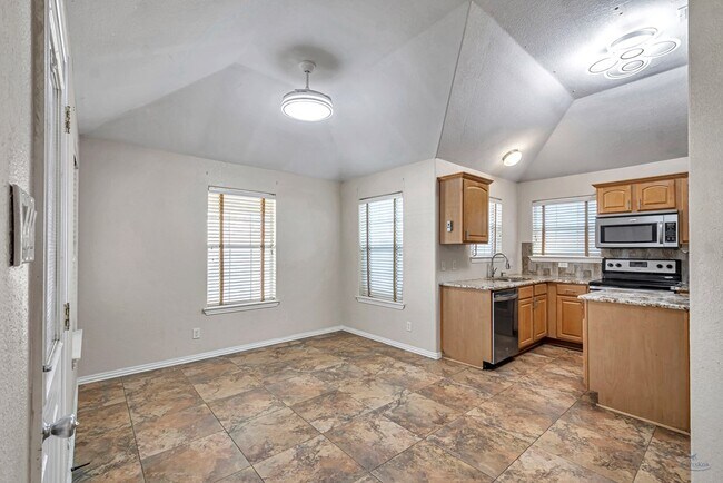 Building Photo - 6915 Robbie Rd