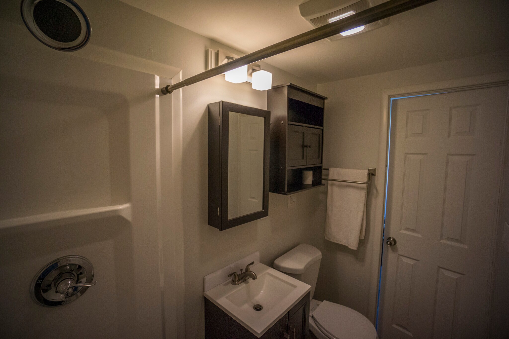 Building Photo - 117 Cherry St