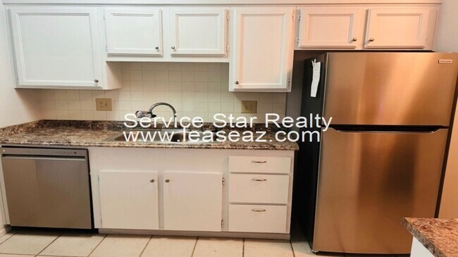 Building Photo - 17230 N Palo Verde Dr