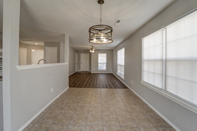 Building Photo - 324 Grant Springs Dr