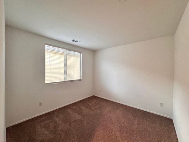 Building Photo - SOLAR INCLUDED! Stunning 3 Bedroom Home in...