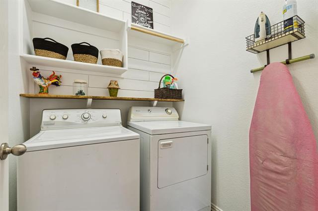 Building Photo - 525 Braewick Dr